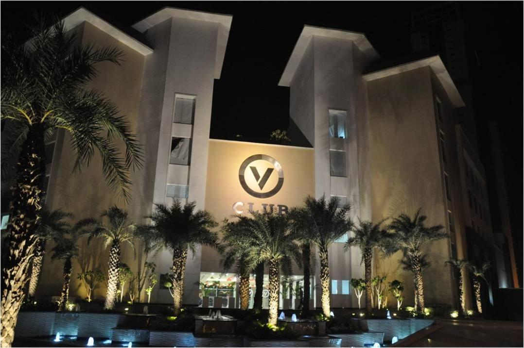 V Retreat Gurgaon Hotel Exterior foto