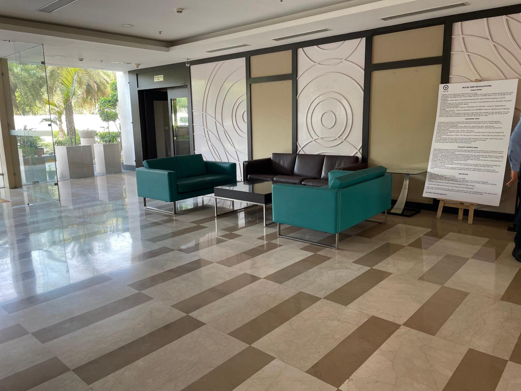 V Retreat Gurgaon Hotel Exterior foto